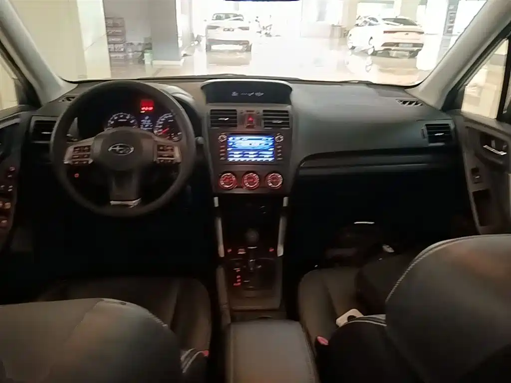 Subaru Forester 2014 2.5i Automatic Elite Edition фото 10