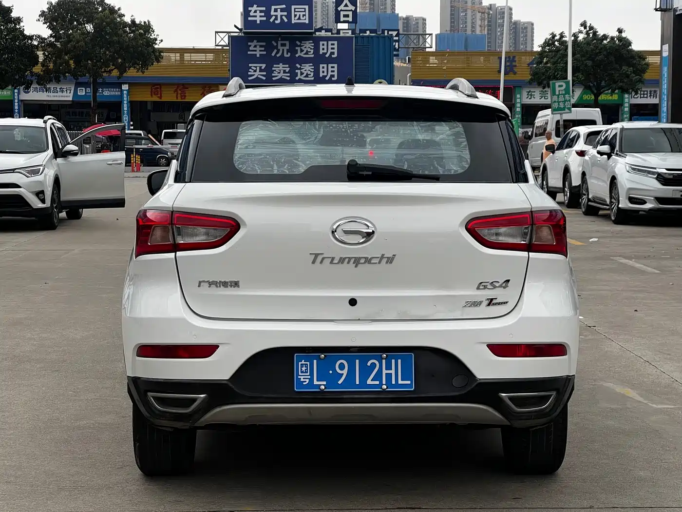 GAC Trumpchi GS4 2015 2015 200T G-DCT Comfort Edition