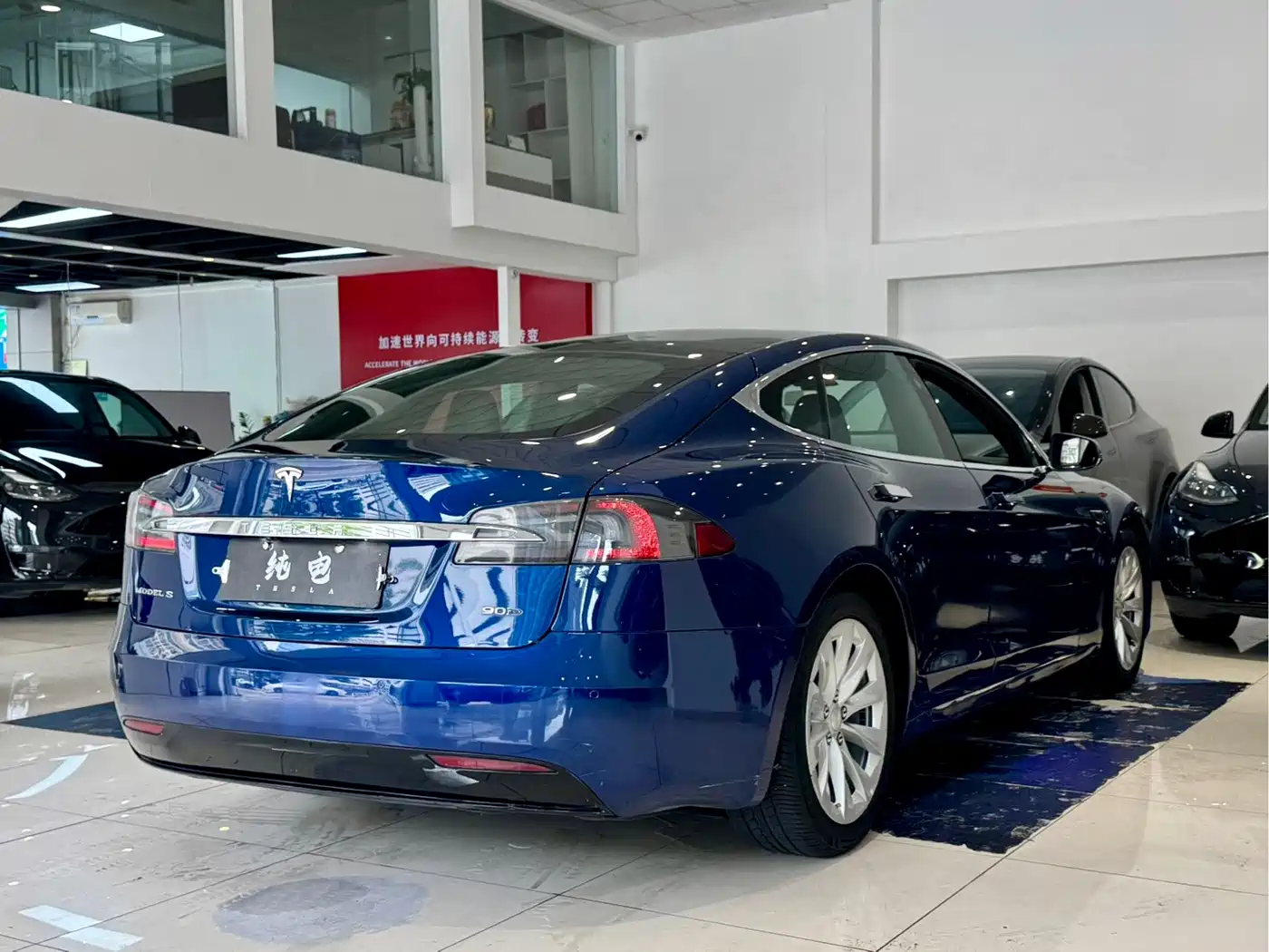 TESLA MODEL S