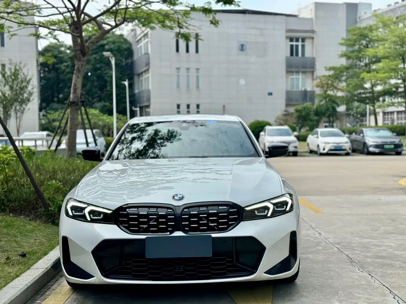 BMW 3 Series 2024 325Li M Sport Shadowline Package фото 2