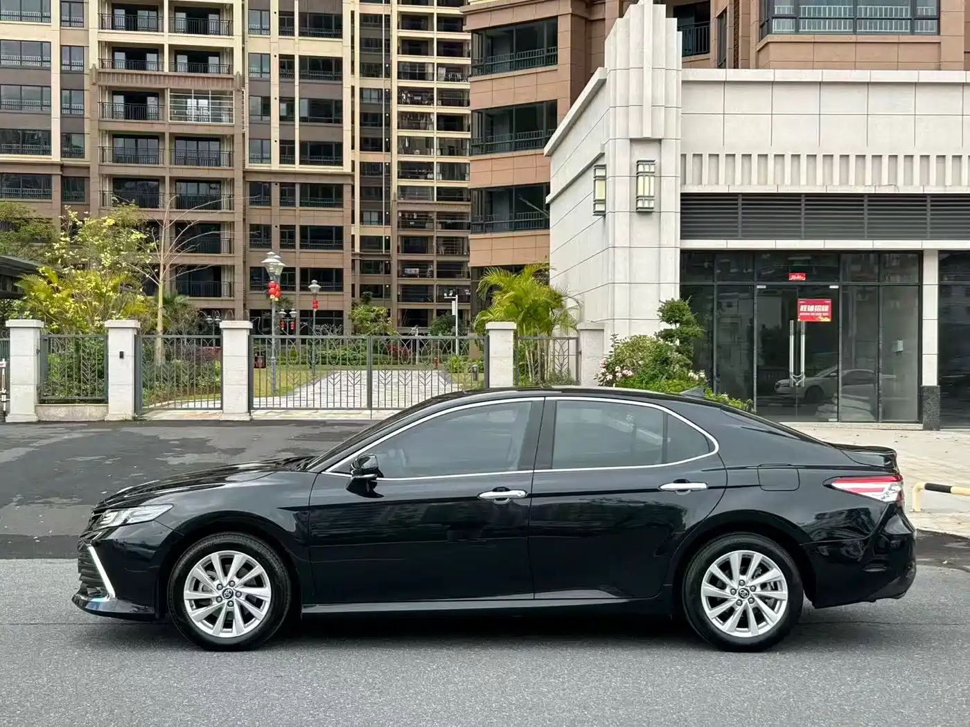Toyota Camry 2021 2.0G Luxury Edition фото 10