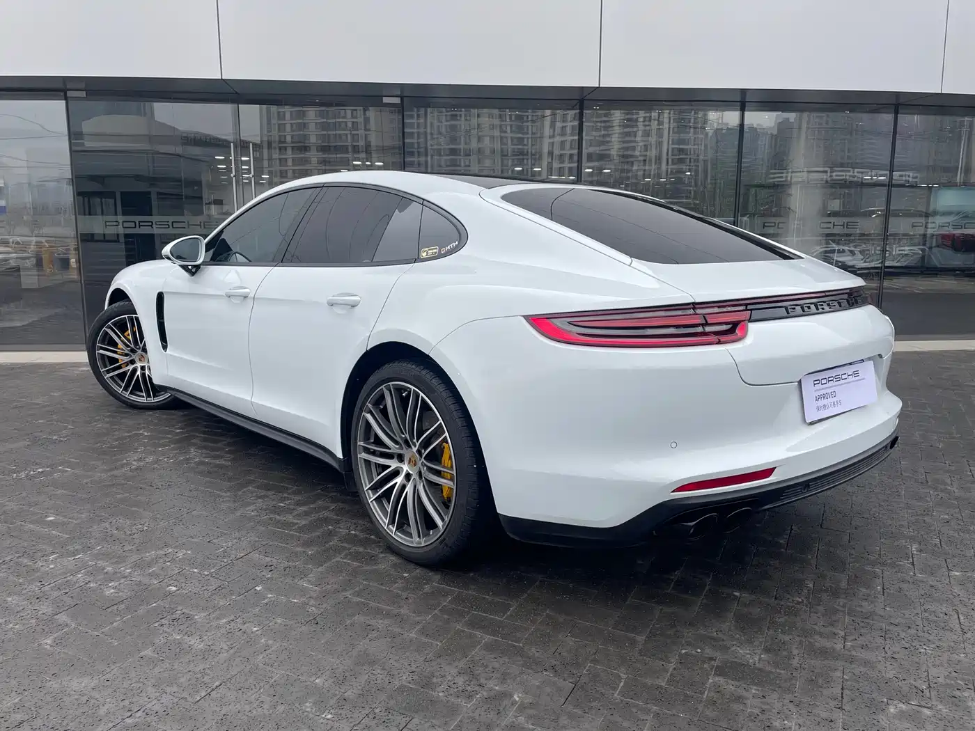PORSCHE PANAMERA