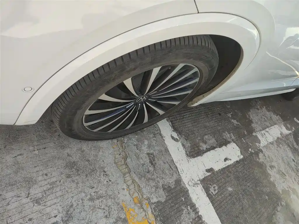 Volkswagen Viloran 2020 380TSI Premium фото 25