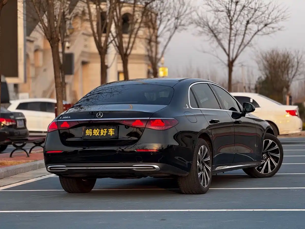 MERCEDES-BENZ E CLASS