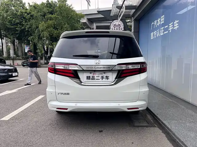Honda Odyssey 2015 Facelift 2.4L Smart Enjoyment Edition — фото 5