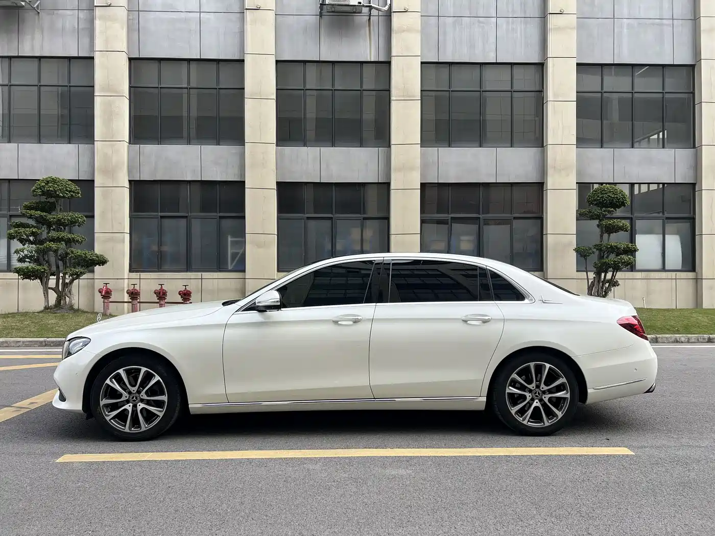 Mercedes-Benz E-Class 2019 E 260 L фото 16