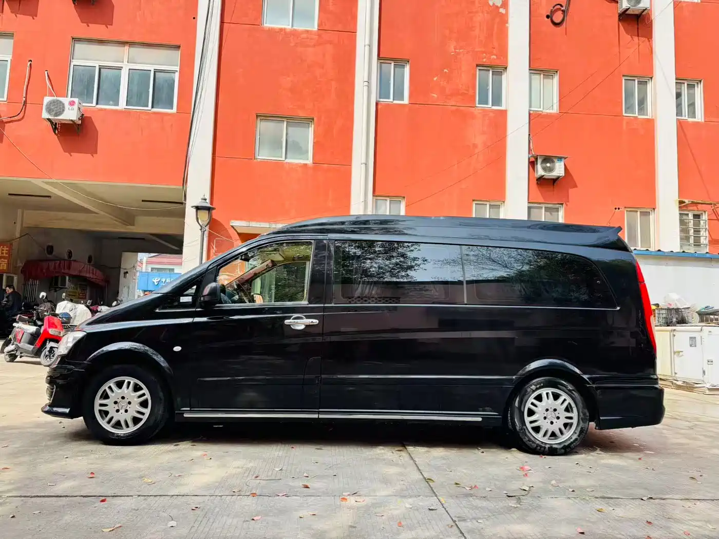 Mercedes-Benz Vito 2013 Model 3.0L Elite Edition фото 4