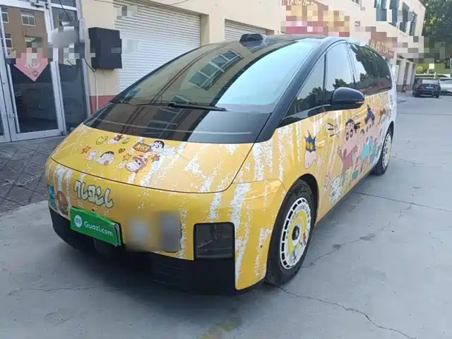 Li Auto MEGA Ultra