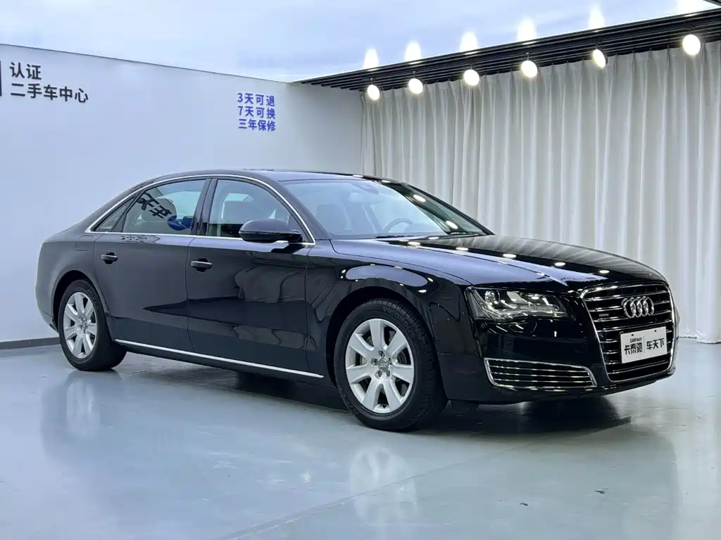 Фото 2 - Audi A8