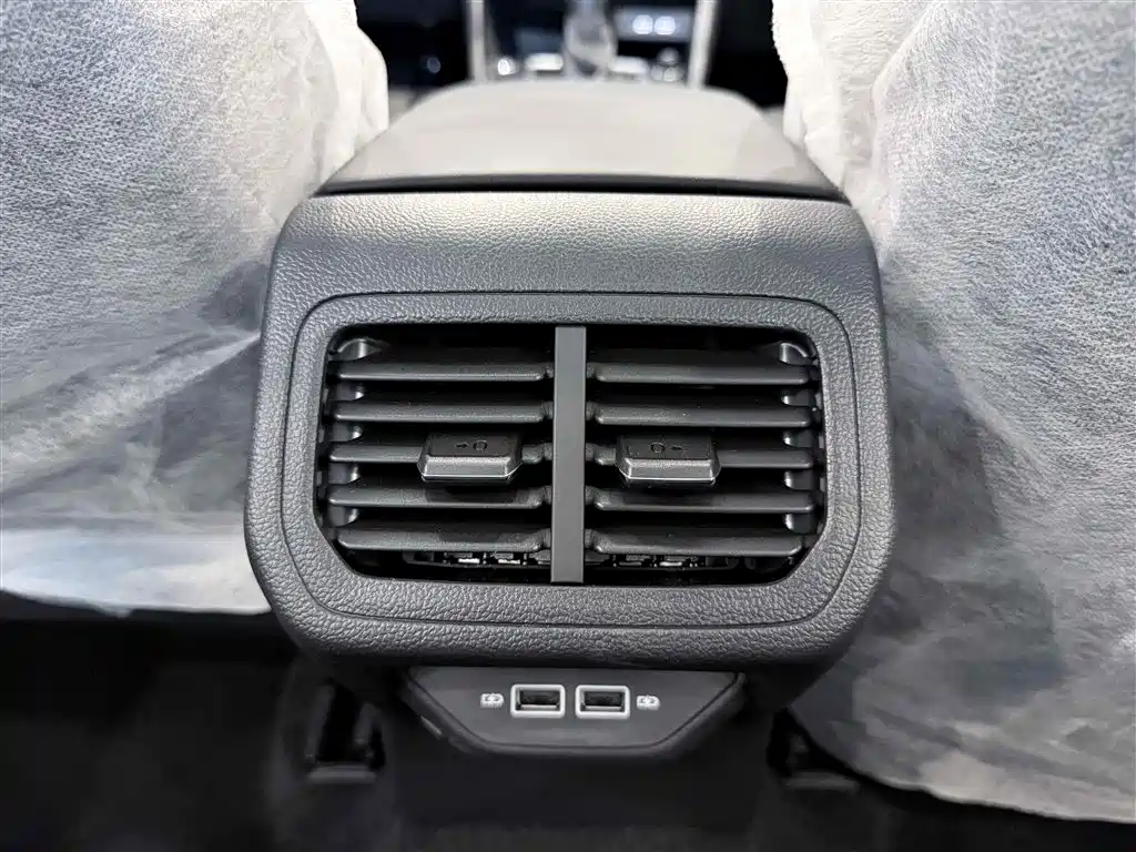Volkswagen Bora 2025 200TSI DSG Joy Ride Navigation Edition фото 26