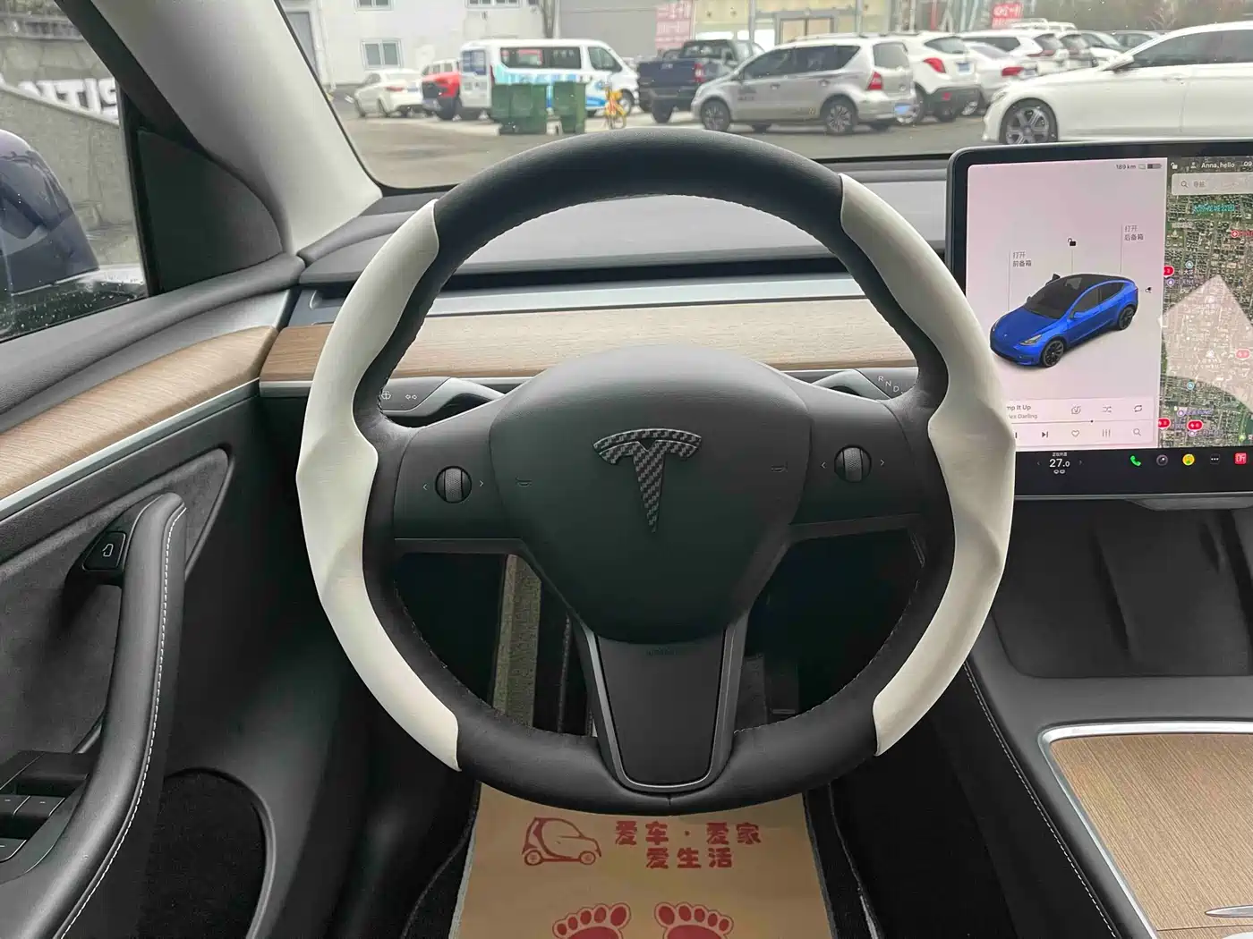TESLA MODEL Y