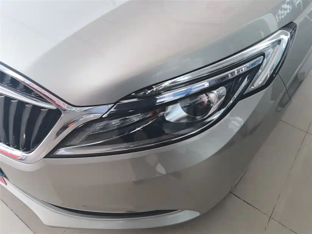 Buick GL8 2018 ES 28T Comfort Type China VI фото 18
