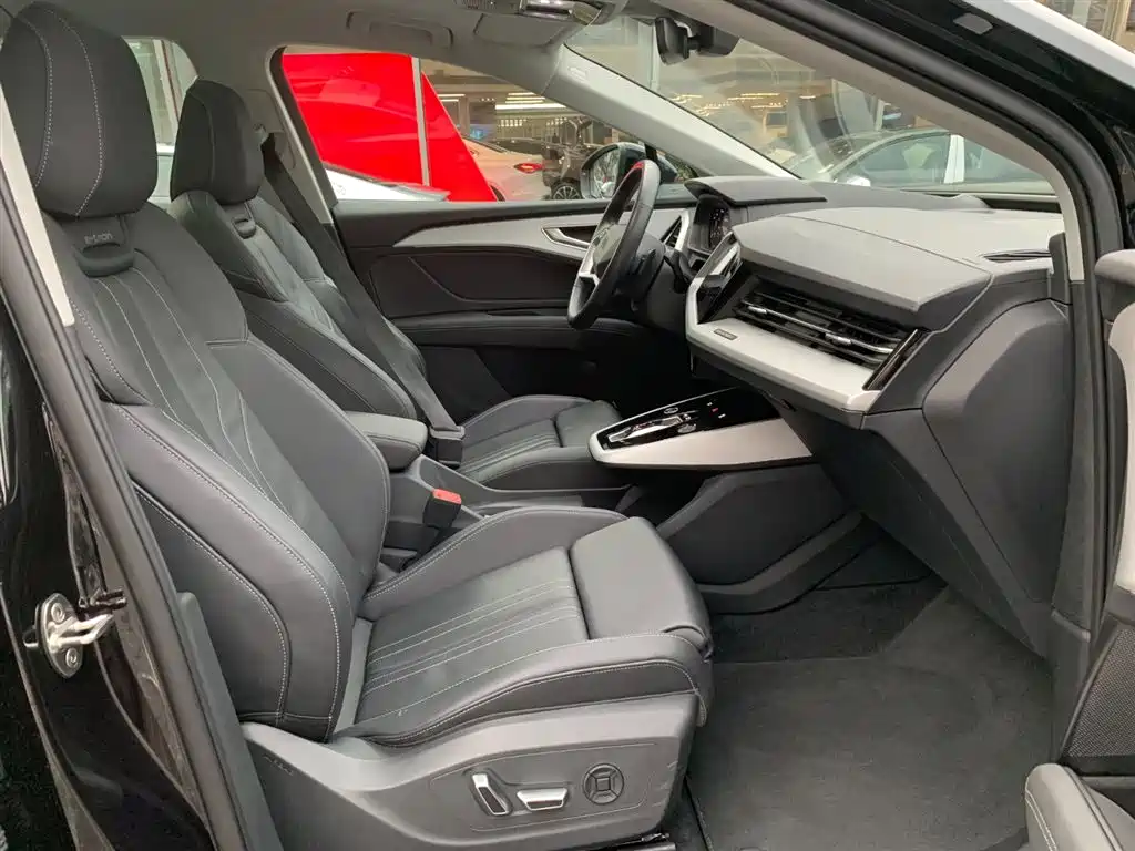 Audi Q5 e-tron 2023 40 e-tron Shining Edition Brocade Package фото 18