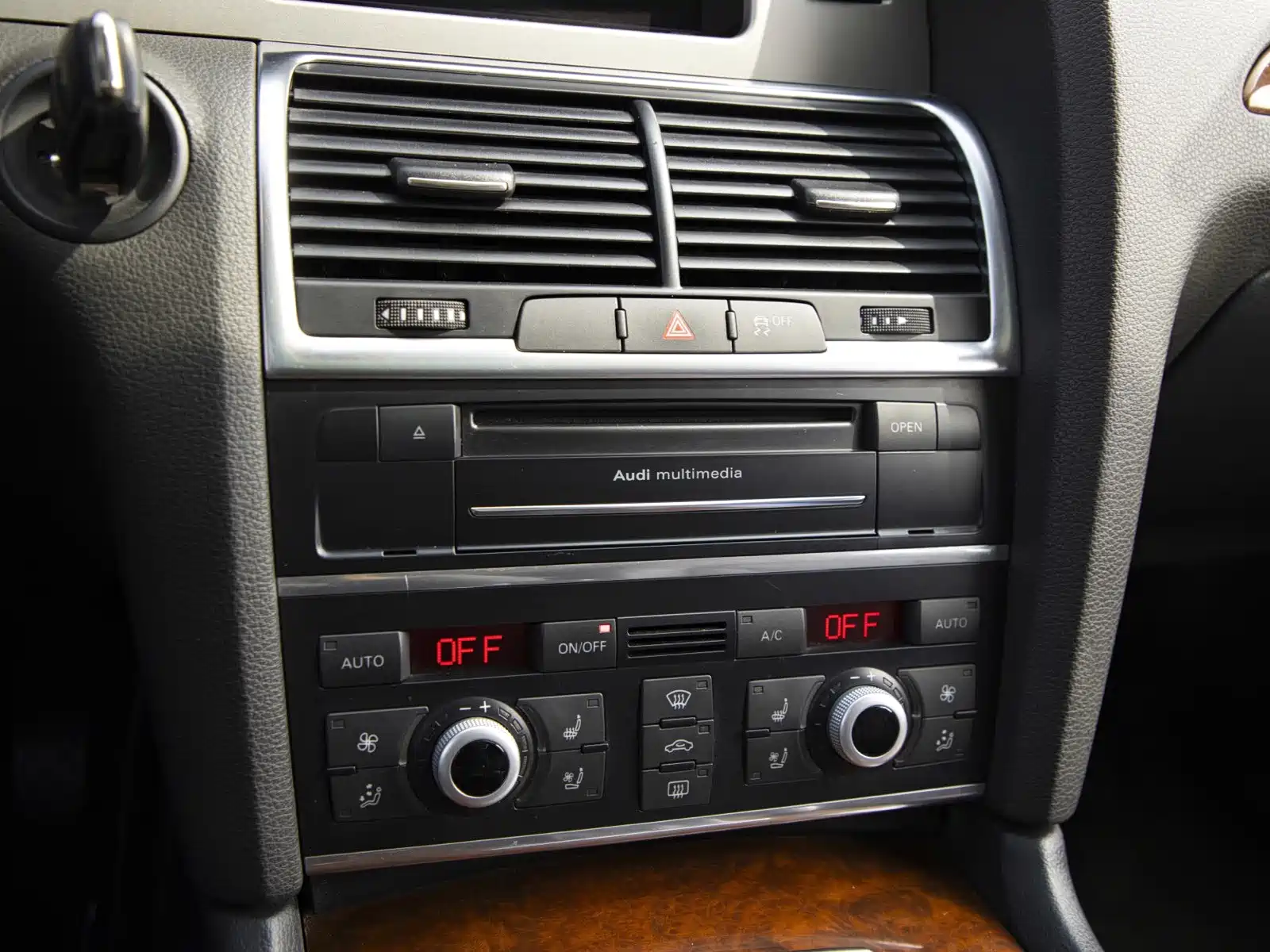 Photo 23 - Audi Q7
