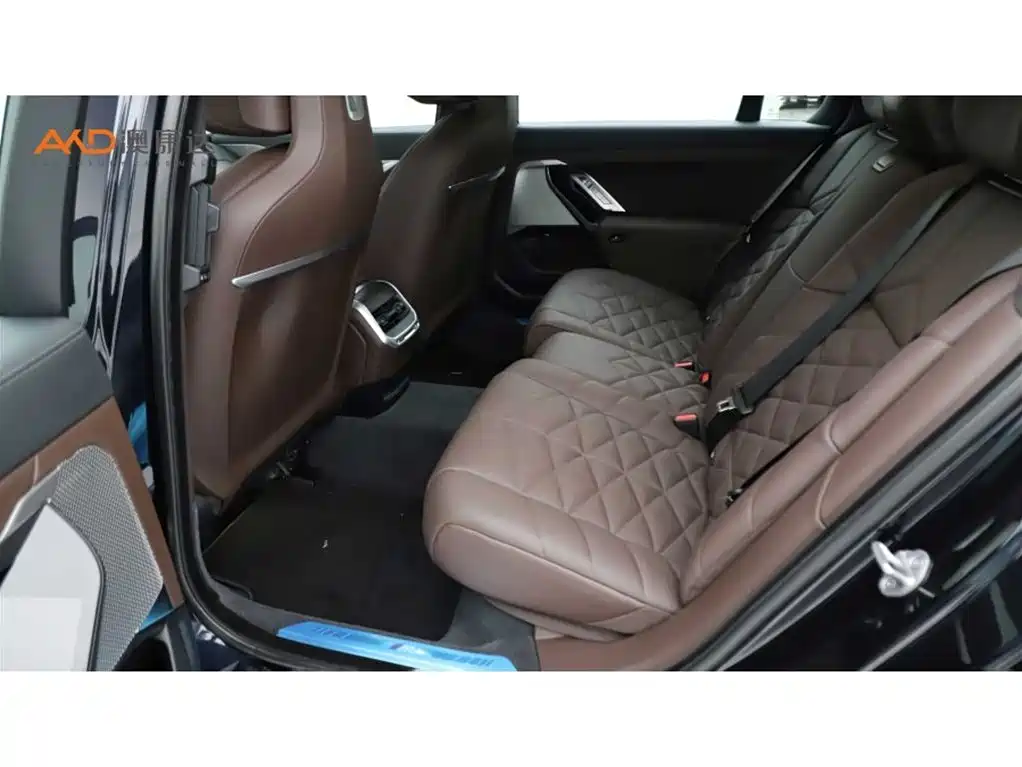 BMW 7 Series 2023 Model 735Li M Sport Package фото 7