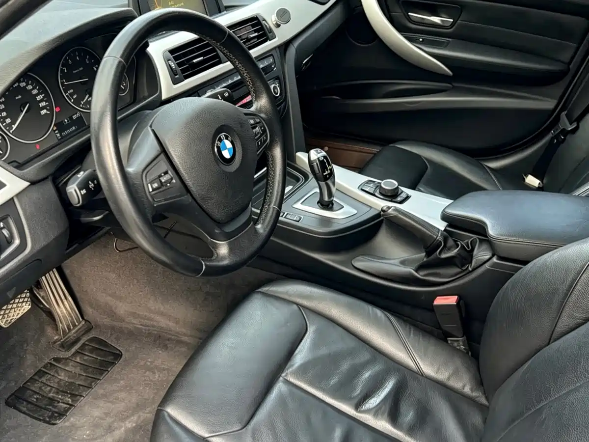 BMW 3 Series 2013 320i Fashion фото 6
