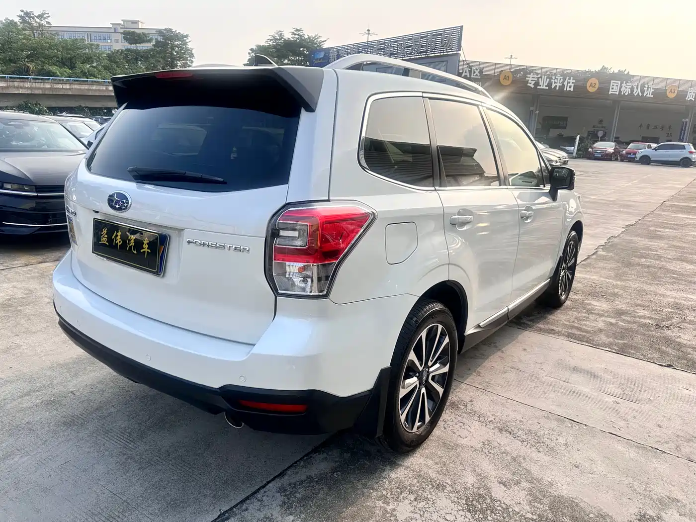 Subaru Forester 2018 2.0i Fashion Navigation Edition фото 5