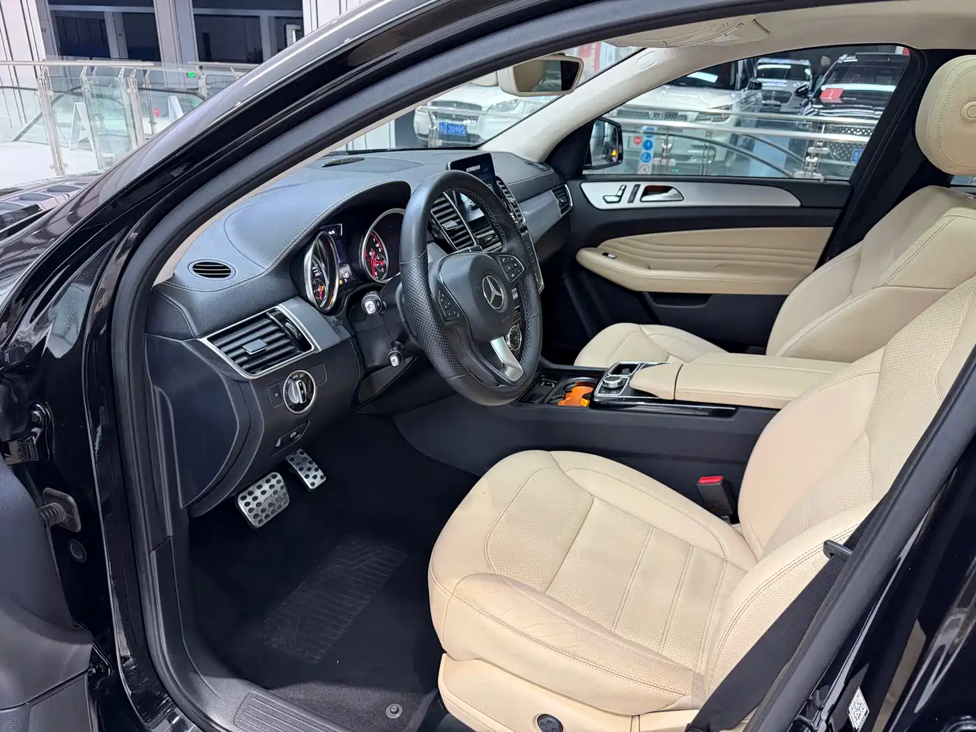 Mercedes-Benz GLE Coupe 2017 GLE 320 4MATIC Coupe SUV фото 7