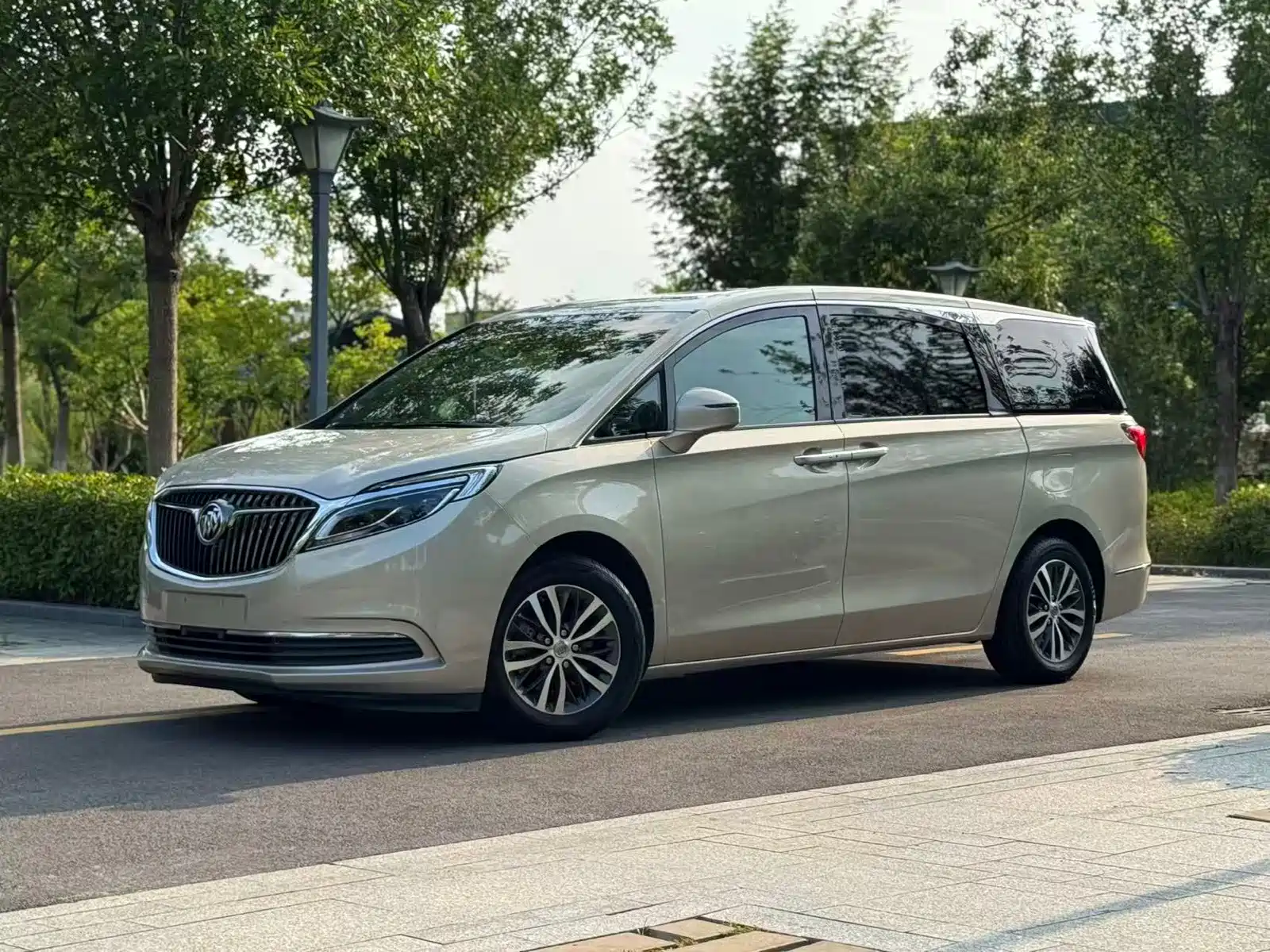Фото 7 - Buick GL8