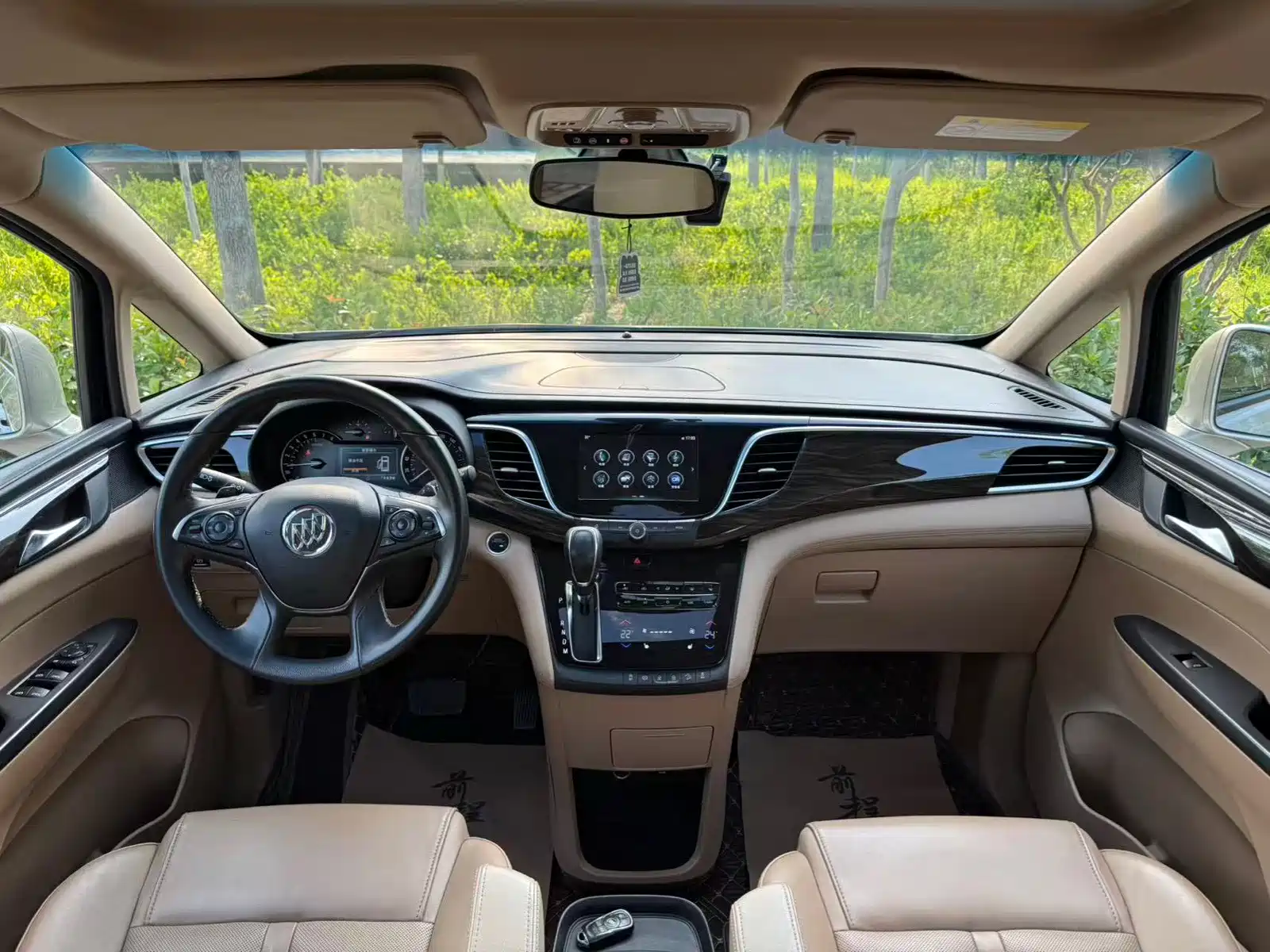 Фото 10 - Buick GL8