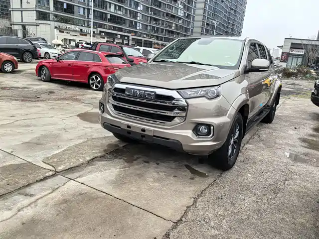Jiangling Yuhu 7 2022 2.0T Automatic Diesel 2WD Comfort Long Wheelbase