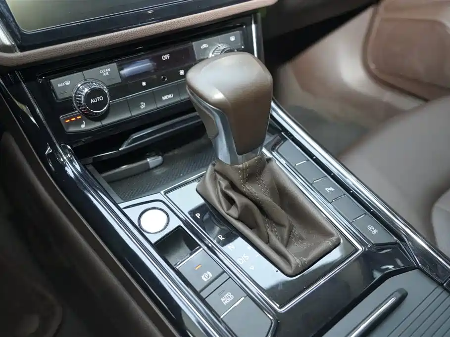 Volkswagen Phideon 2021 380TSI Luxury Edition фото 15