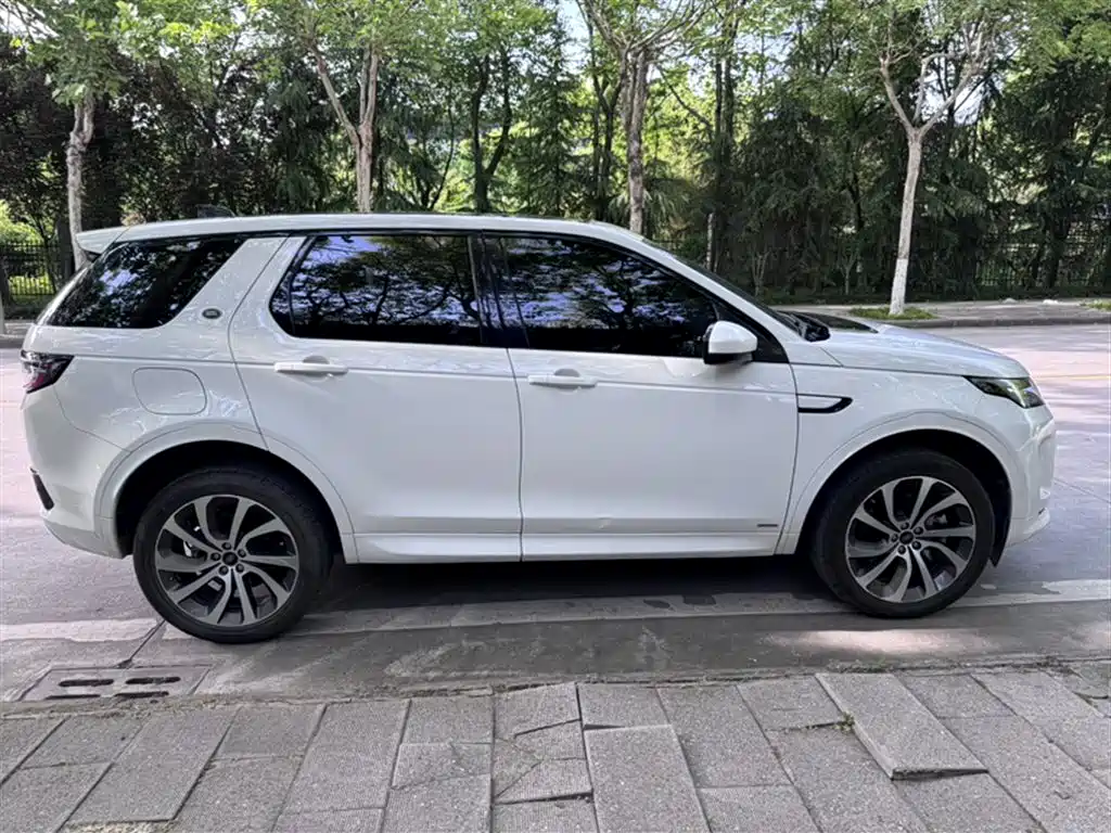 LAND ROVER DISCOVER SPORTS