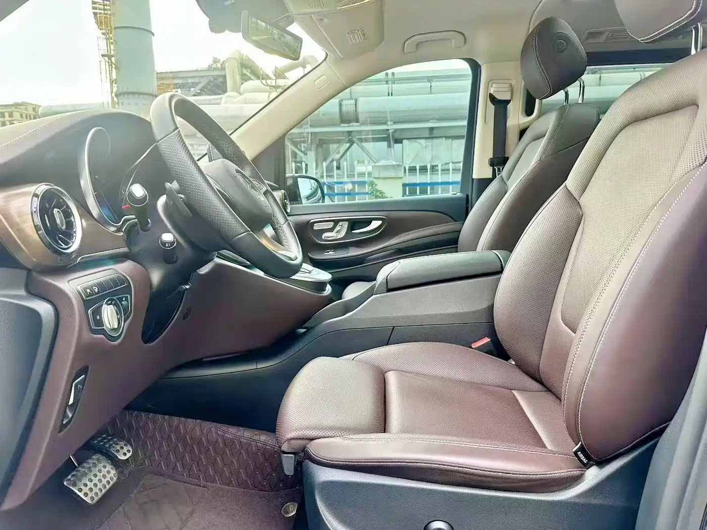Mercedes-Benz V-Class 2022 V 260 L Long Wheelbase Luxury Edition фото 15