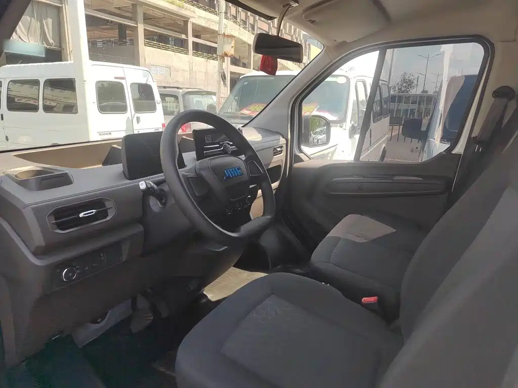 Jiangling E-Fushun 2026 2025 Clear Window Version 41.86kWh Short Wheelbase Low Roof