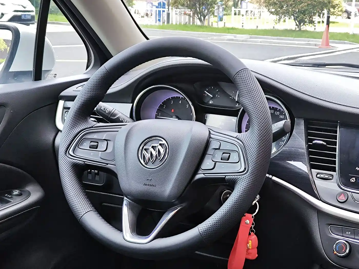 Buick Verano 2020 20T CVT Leading фото 11