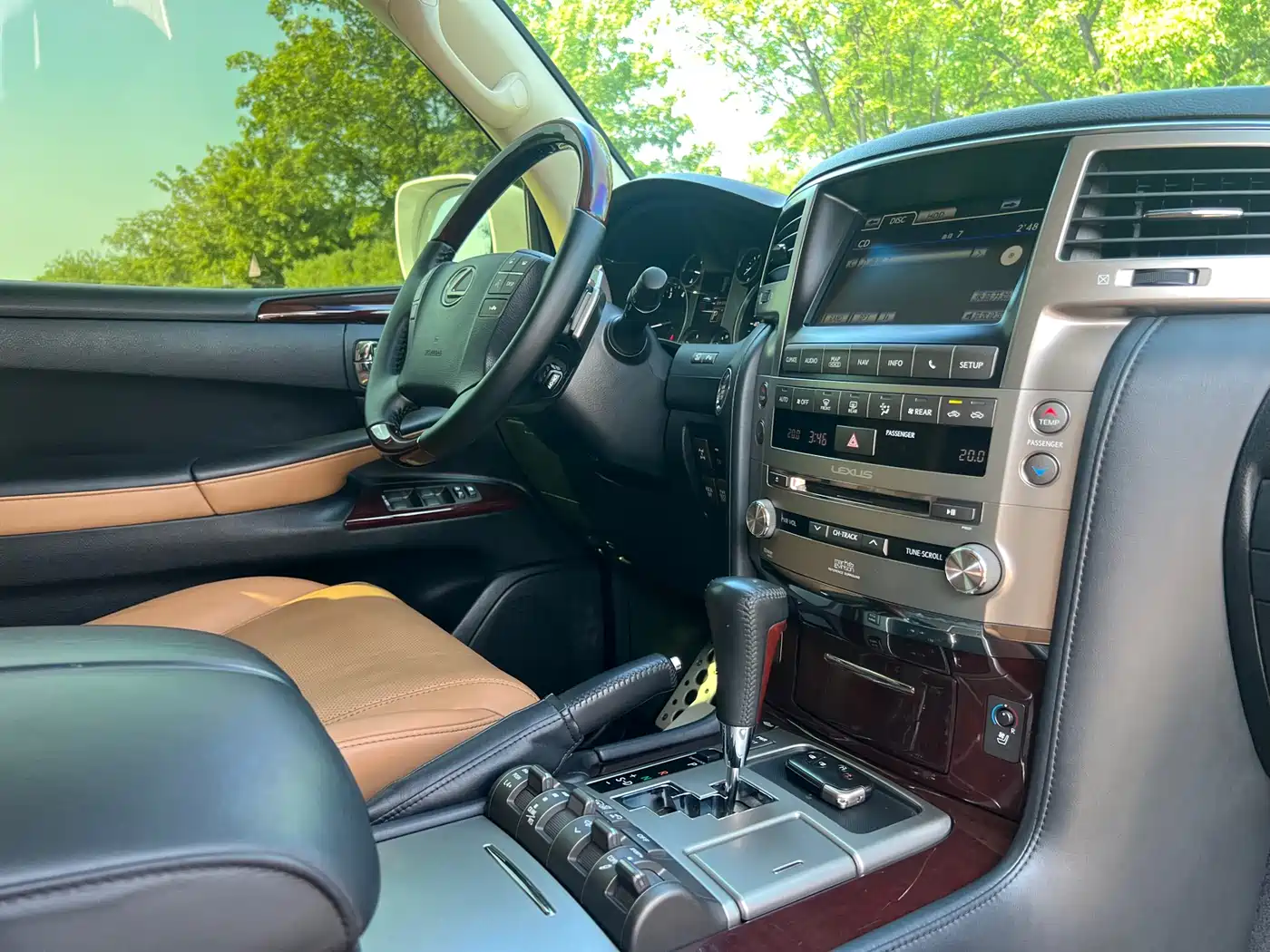 Lexus LX фото 19