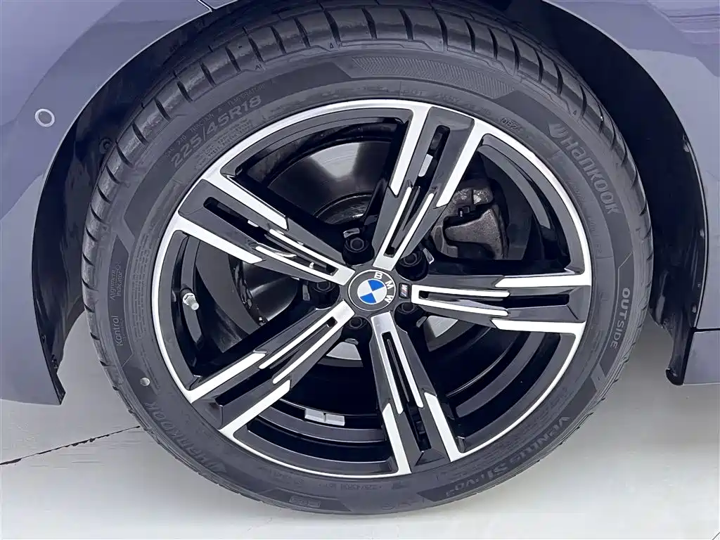 BMW 3 Series 2024 325i M Sport Package фото 11