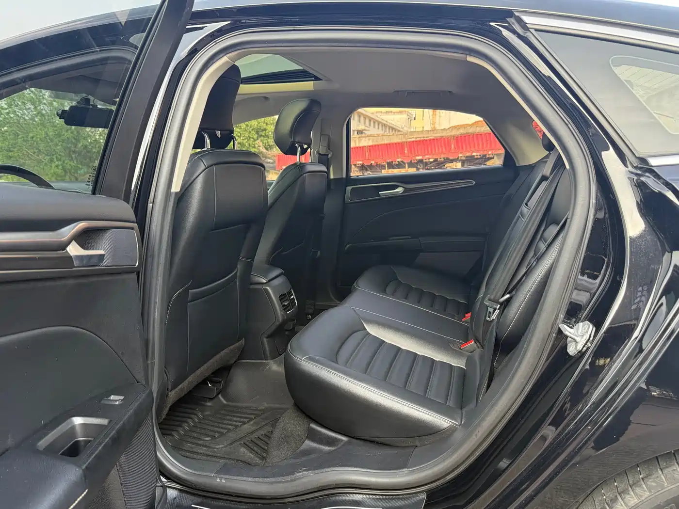 FORD MONDEO