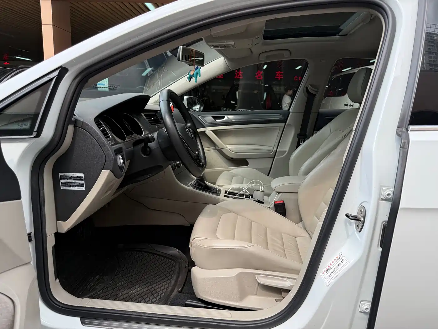 Volkswagen Golf 2014 1.4TSI Automatic Luxury фото 7