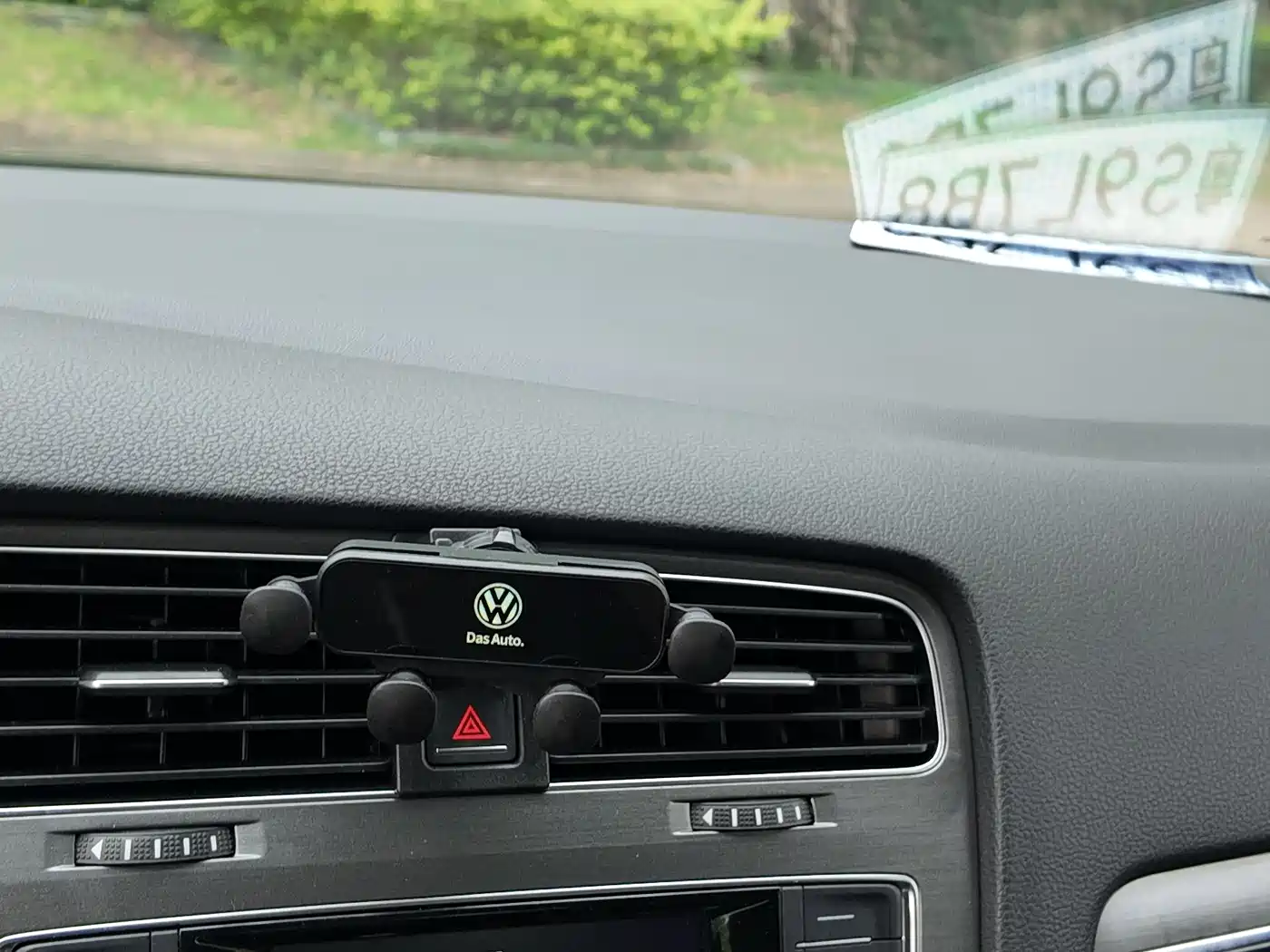 Volkswagen Golf 2014 1.6L Automatic Fashion Edition фото 40