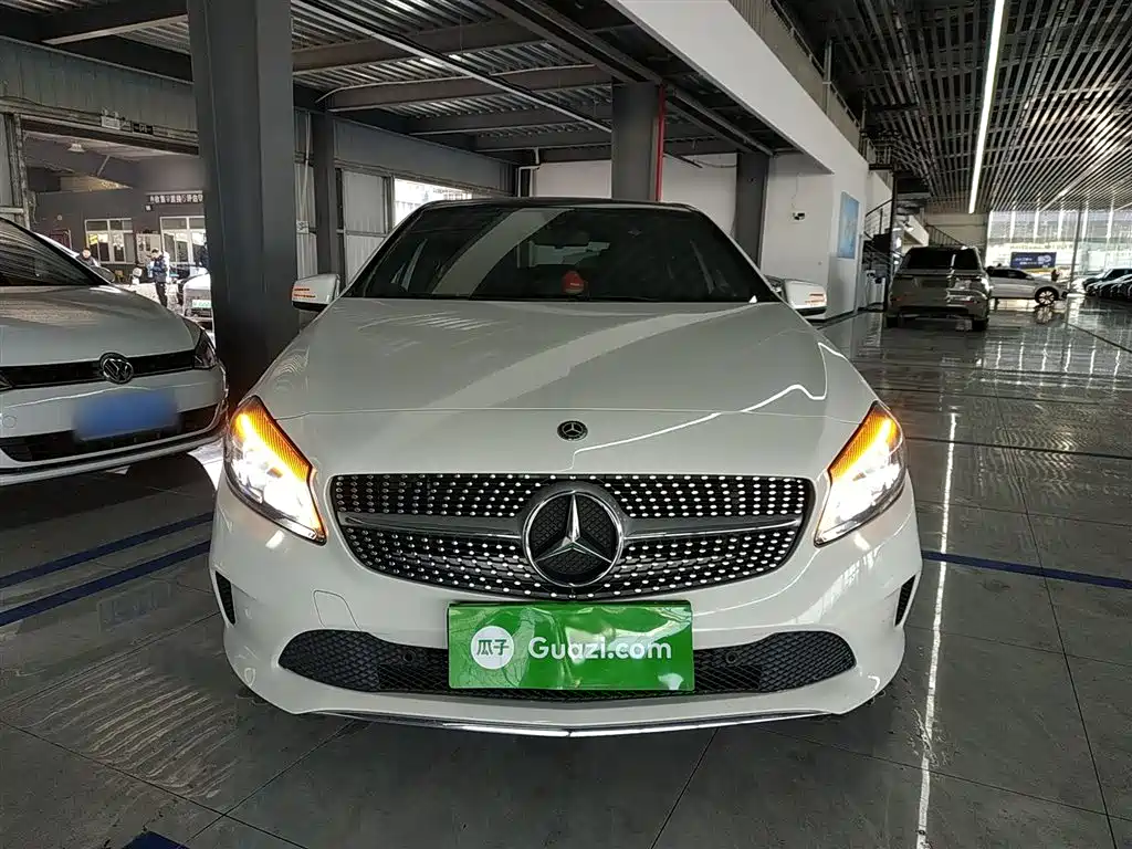 Mercedes-Benz A-Class (Import) 2017 Facelift A 200 Dynamic фото 3