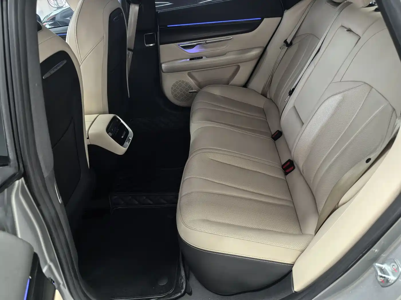 XIAOPENG P7