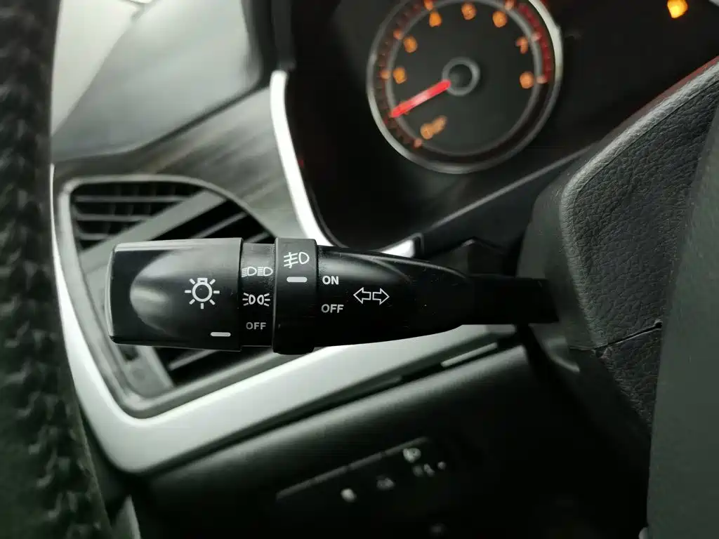 SsangYong Korando 2015 2015 2.0L 2WD Automatic Enjoyment Edition