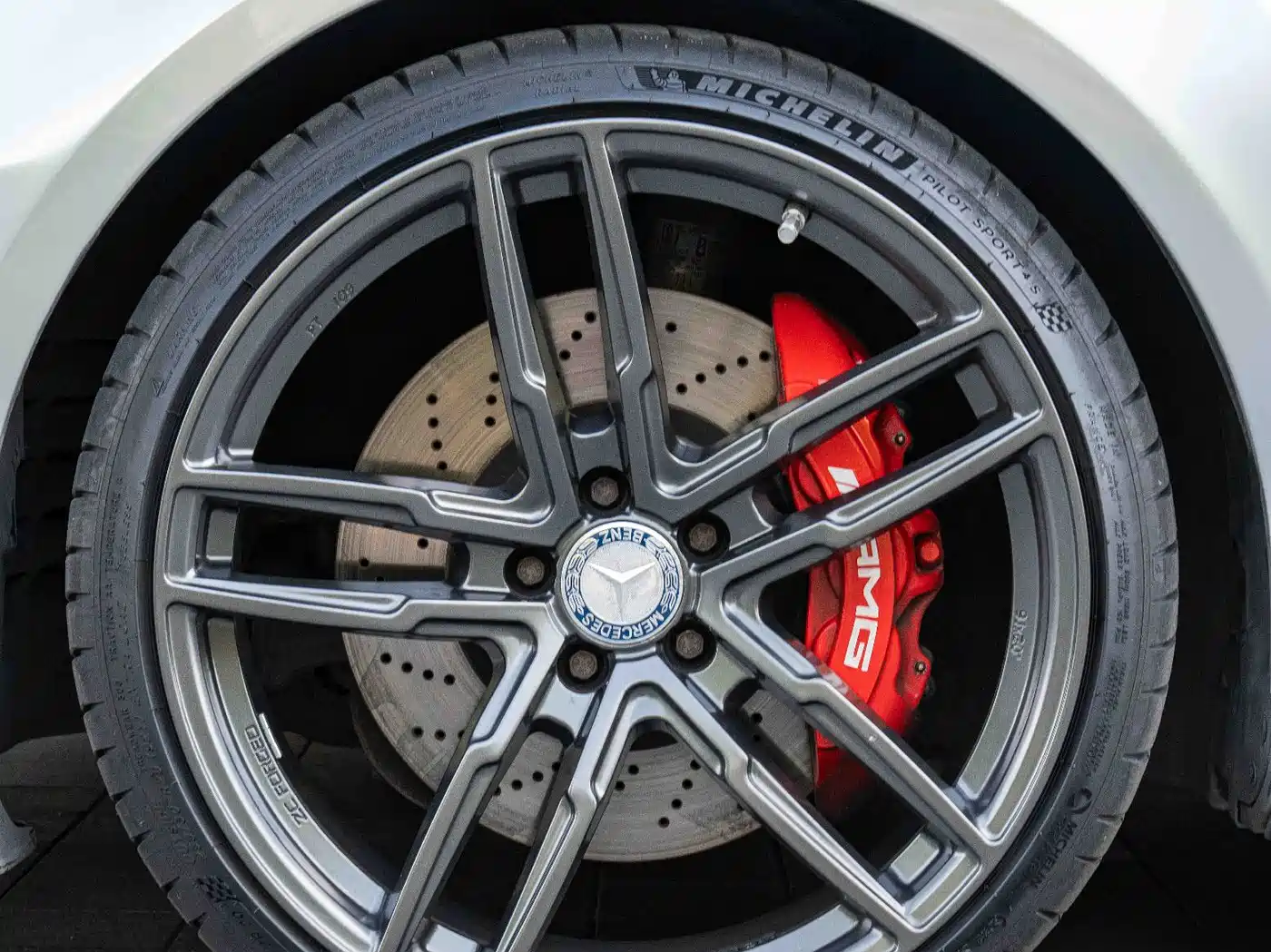 Mercedes-Benz CLS AMG 2013 AMG CLS 63 фото 4