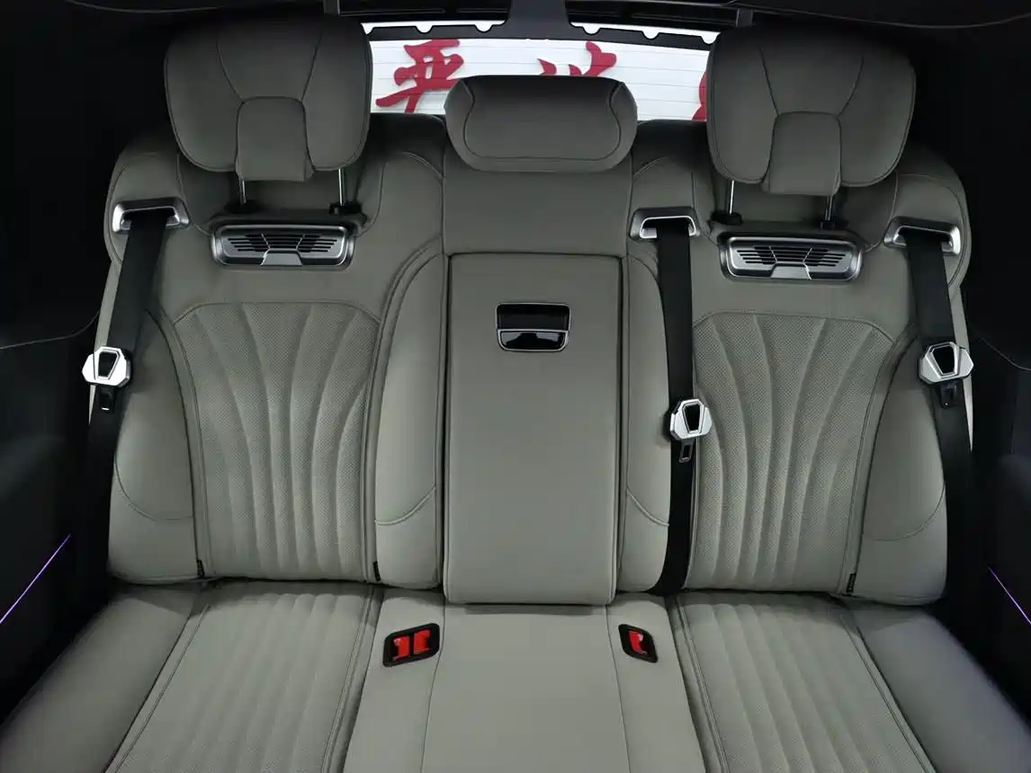 Mercedes-Benz V-Class 2024 V 300 L Long Wheelbase Premium фото 23