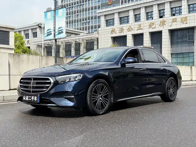 MERCEDES-BENZ E CLASS