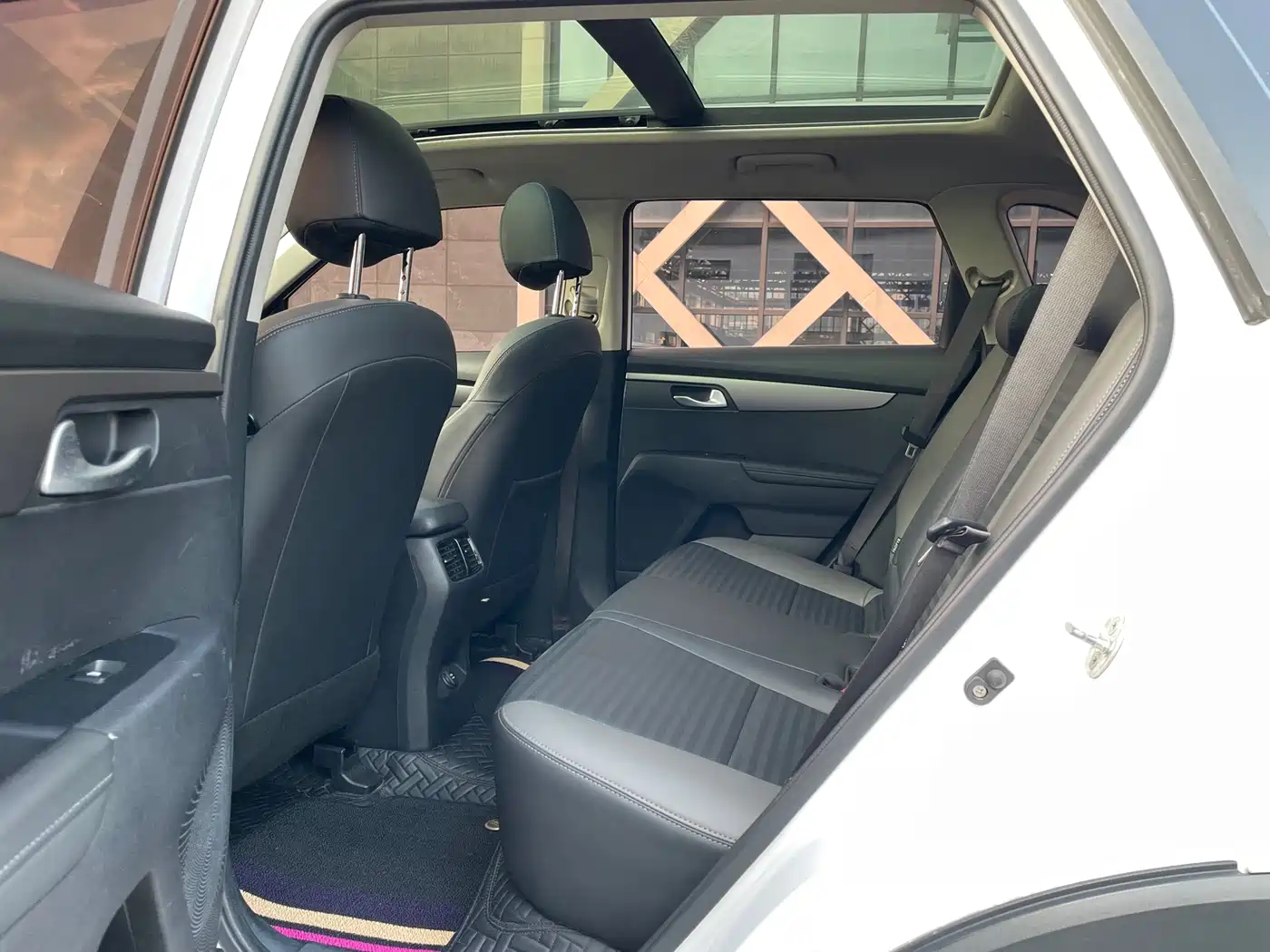 Kia Sportage 2019 2.0L Automatic Smart Luxury Edition фото 6