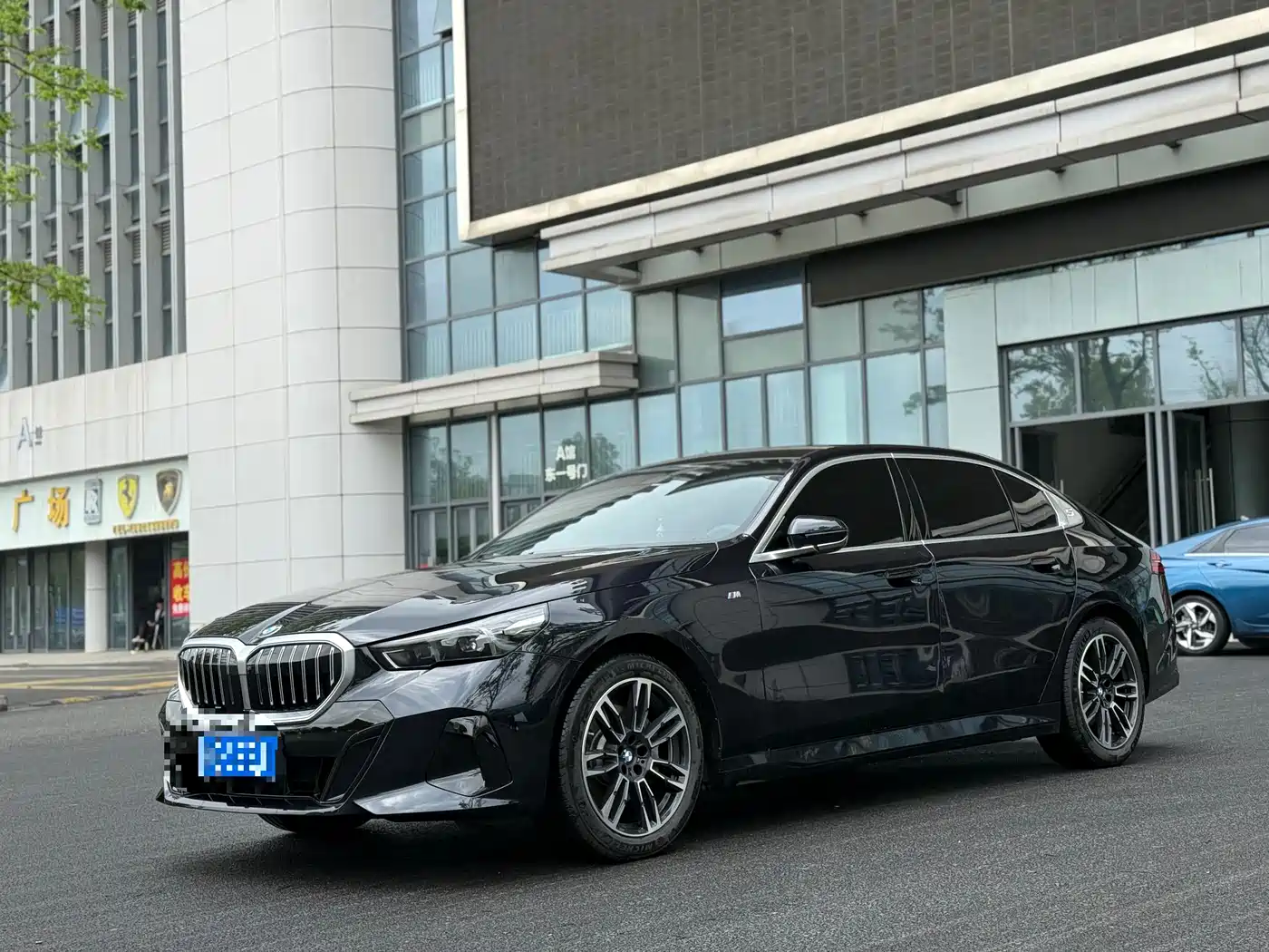 BMW 5 Series 2025 530Li Leading M Sport Package