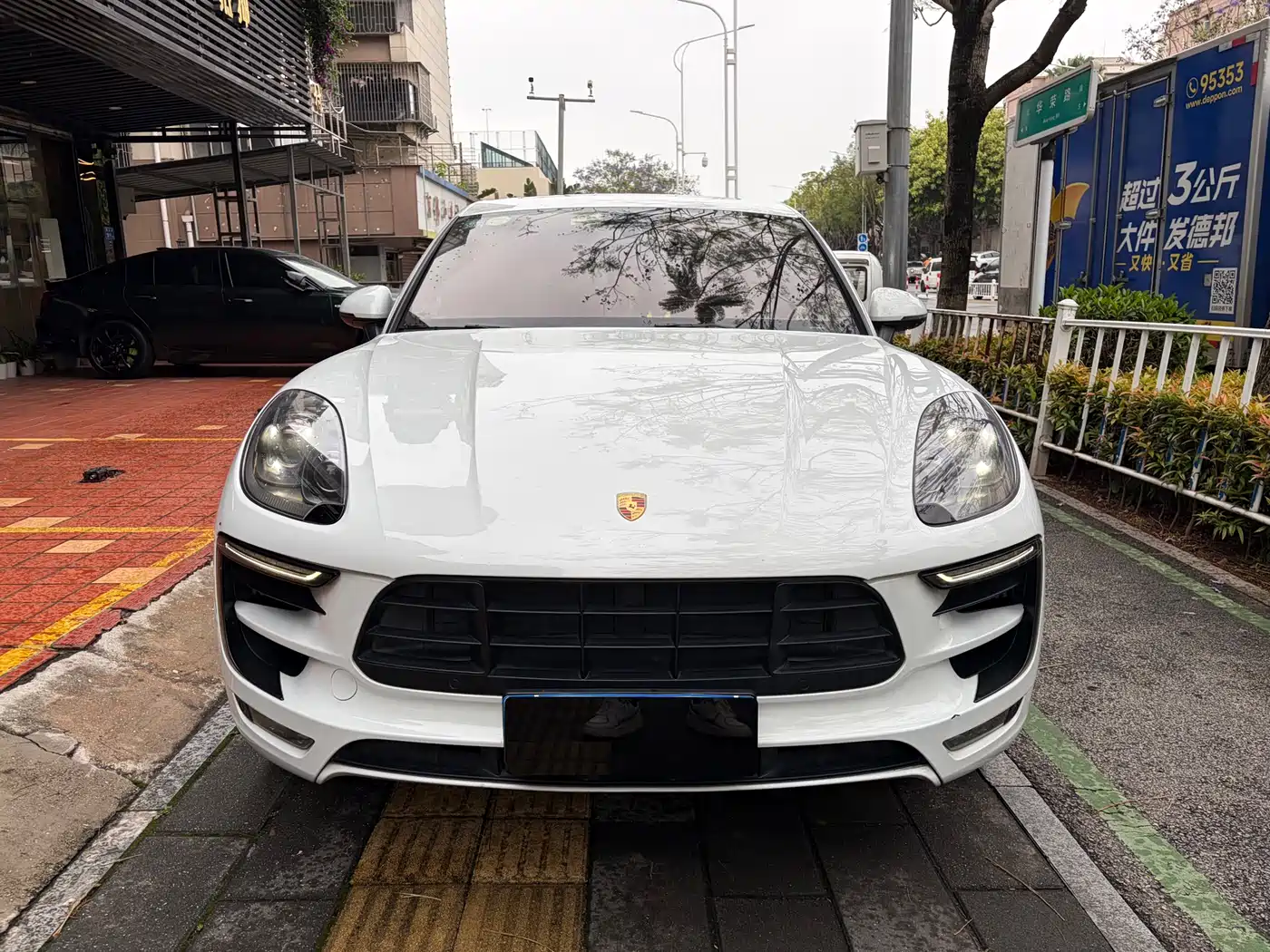 Porsche Macan 2017 Macan GTS 3.0T фото 2