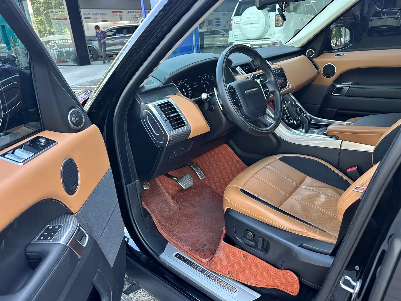 Land Rover Range Rover Sport 2021 3.0 L6 Gloss Black Edition фото 5