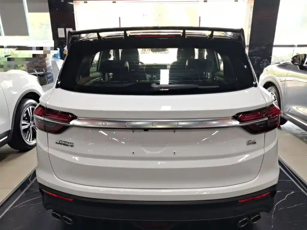 Фото 6 - Geely Binyue