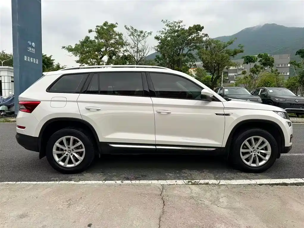 Škoda Kodiaq 2018 Facelift TSI330 5-seat 2WD Comfort Edition фото 12