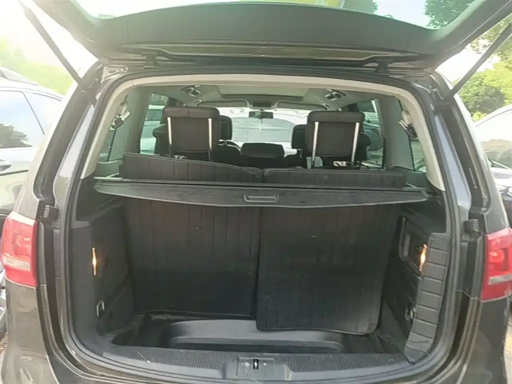 Volkswagen Sharan 2014 2.0TSI Comfort фото 19