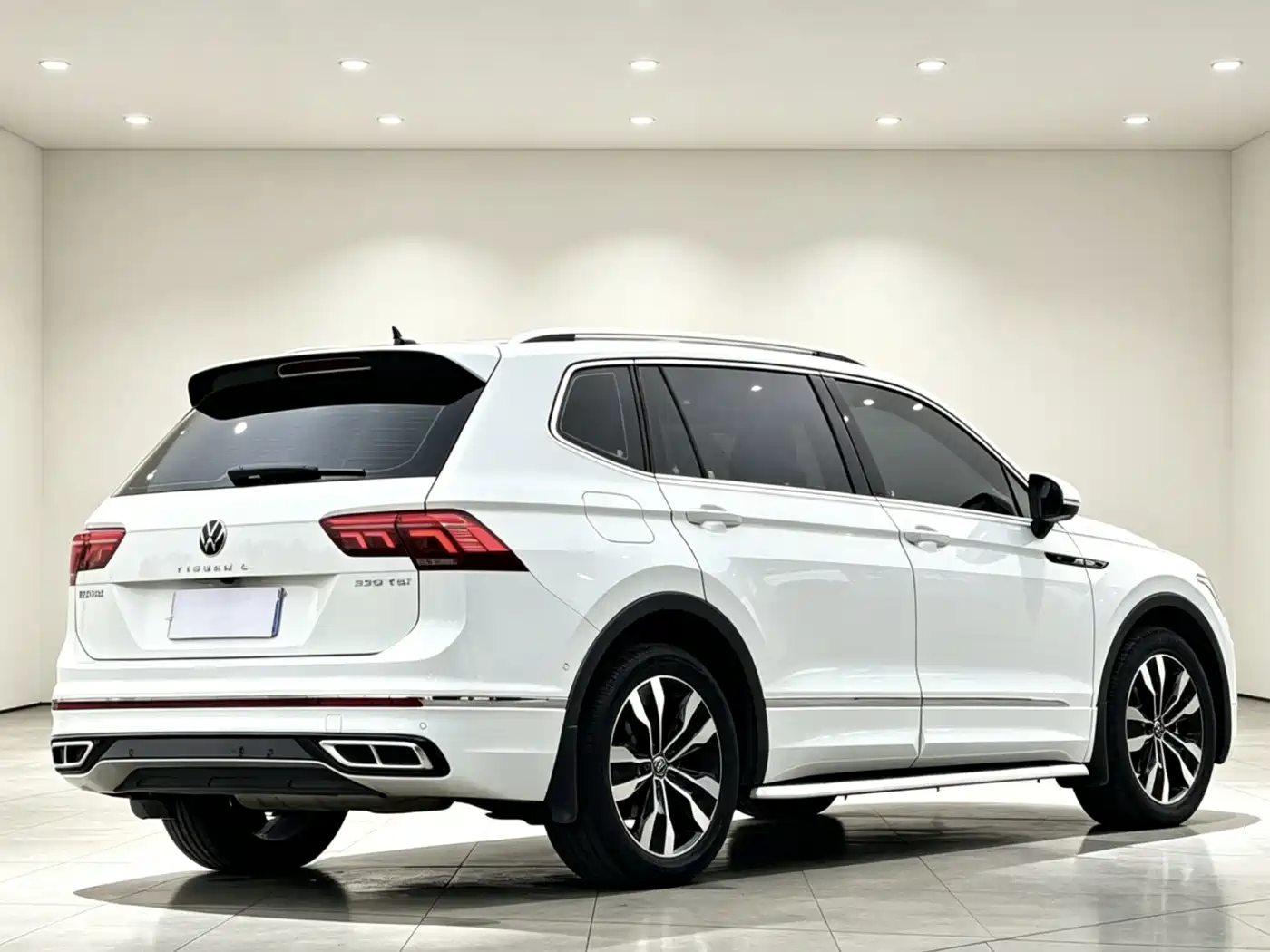 Volkswagen Tiguan L 2024 330TSI Automatic 2WD R-Line Premium Enjoyment Edition фото 16