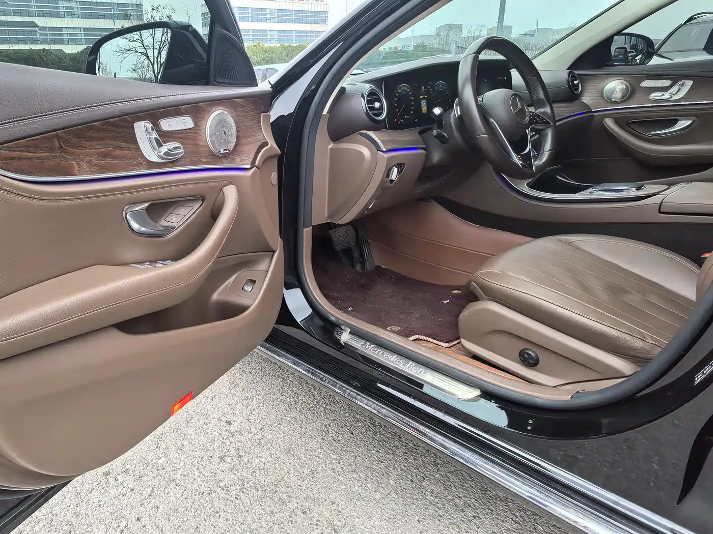 Mercedes-Benz E-Class 2023 E 300 L Fashion фото 4